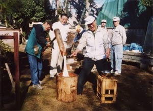 写真:餅つき大会の様子2